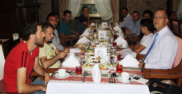 Elite World Hotel'den Gazetecilere İftar!
