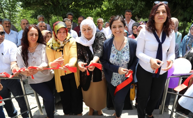 Eşbaşkanlar Erciş’te Zîlan Kadın Yaşam merkezi’nin açılışını yaptı