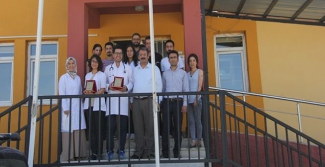 Bebek dostu kurum ve hekimlere plaket!