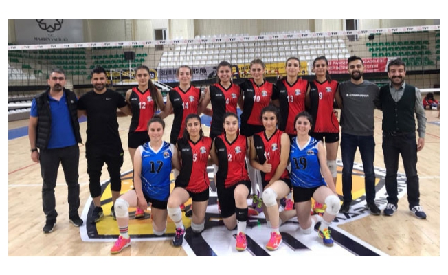 Büyükşehir Kadın Voleybol Takımı lige hızlı başladı