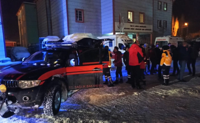 Van’da Sağlık Ekipleri Elazığ’da Yaşanan Deprem İçin Seferber Oldu