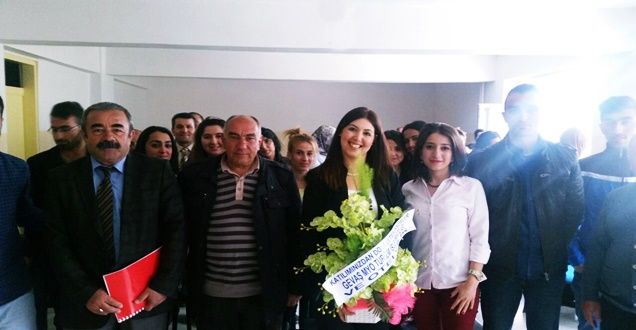 BAŞARILI TURİZMCİ ÖĞRENCİLERLE BİR ARADA - VAN HABERLERİ