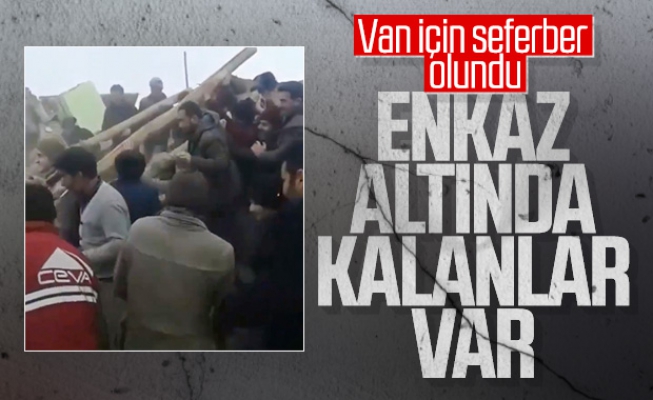 Başkale'de enkaz altında kalanlar var