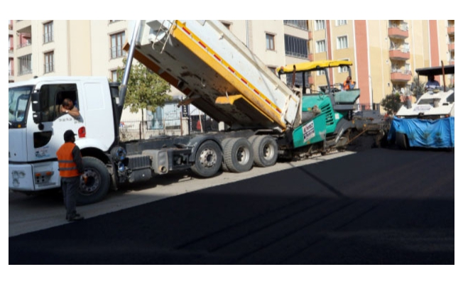 Van Büyükşehir Belediyesinden yol asfaltlama çalışması