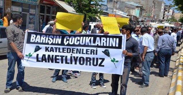 Erciş'te Suruç Katliamı Yürüyüşle Protesto Edildi!