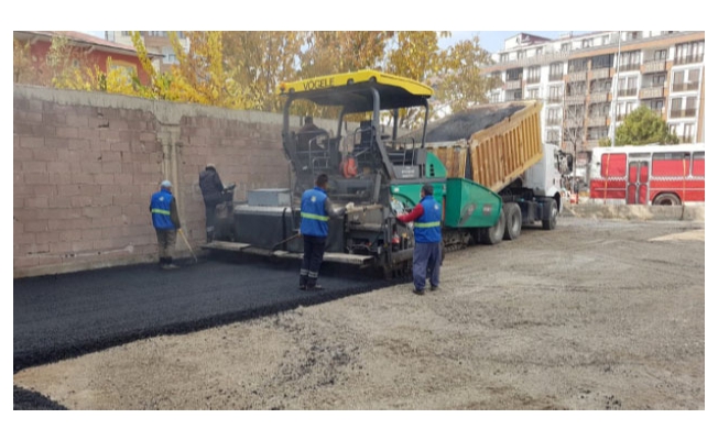 Büyükşehir Belediyesi ilçe duraklarını asfaltlıyor