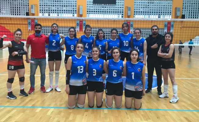 Van Büyükşehir'in bayan Voleybol takımı başarıya doymuyor