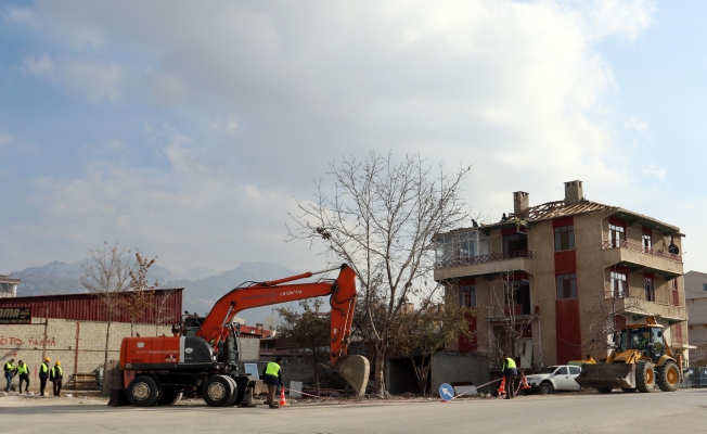 Şerefiye Caddesi'ndeki kavşak düzenlemesine başlandı