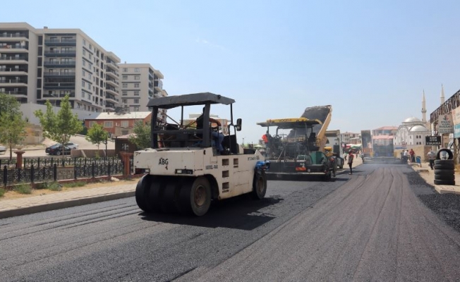 Hıdırellez Caddesi Van BŞB tarafından asfaltlanıyor