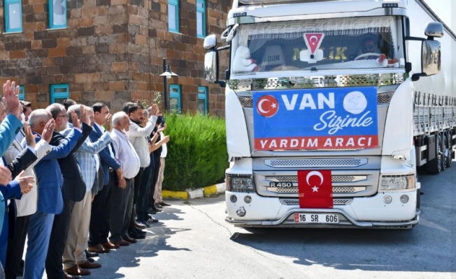 Van AFAD'dan Karadeniz'e yardım malzemesi gönderildi