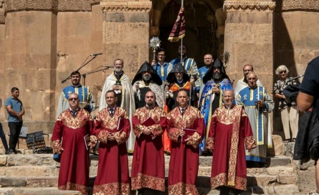 Akdamar Adası'nda 9. ayin önceki yıllara göre sönük geçti