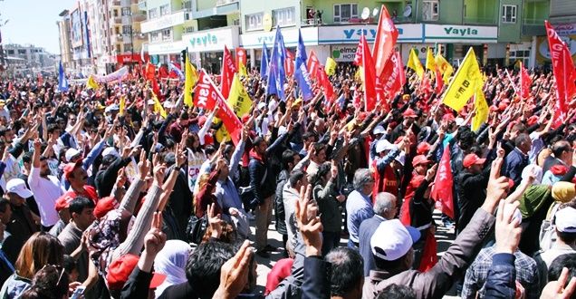 VAN’DA 1 MAYIS ÇOŞKUYLA KUTLANDI - VAN HABERLERİ