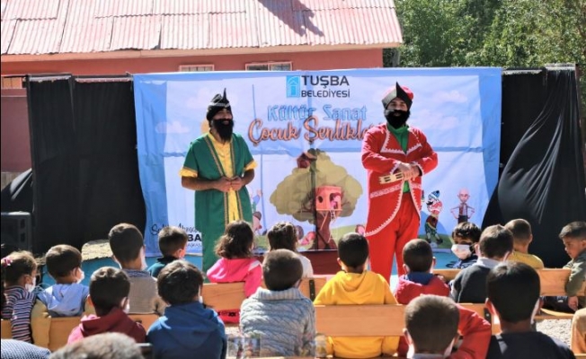 Tuşba Belediyesi'nden öğrencilere tiyatro gösterisi