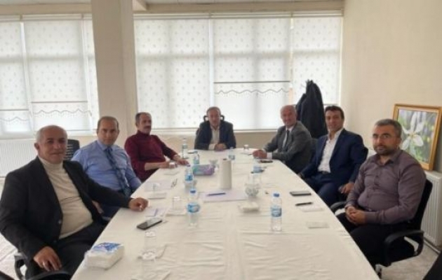 Van'daki AK Partili Belediye Başkanları Bahçesaray'da biraraya geldi