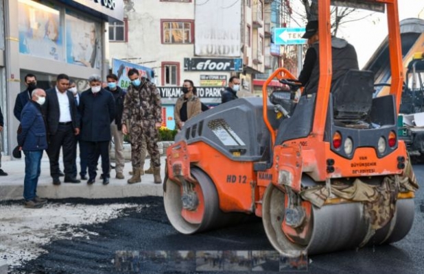 Vali Bilmez'den 2 ana caddede asfalt incelemesi