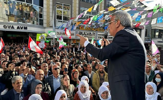 Van’da HDP büro açılışı mitinge dönüştü