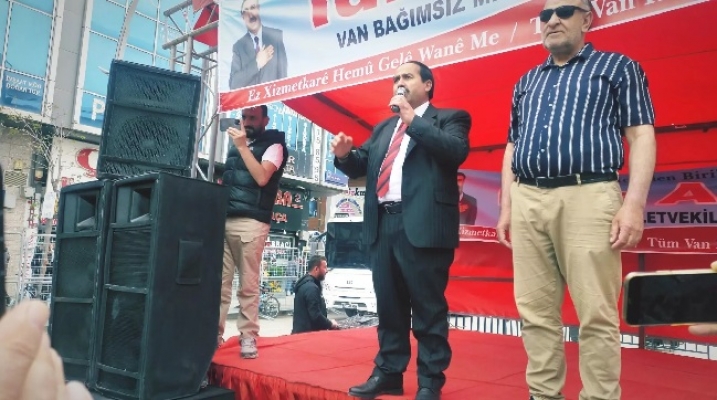 Van Bağımsız milletvekili adayı İdris Ahi Miting Düzenledi - video izle