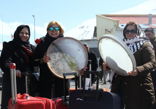 İranlılar nevruz tatili için Van'a akın etti
