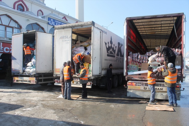 Edremit'ten Halep'e tırlarla yardım