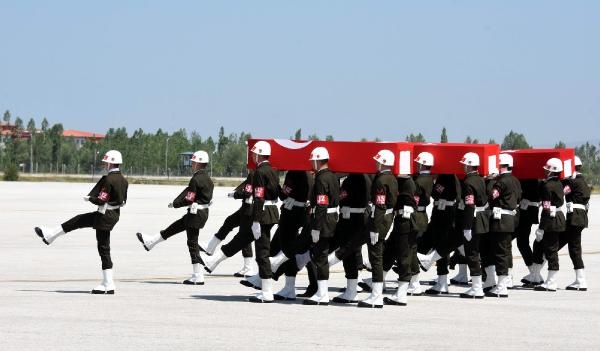 Hakkari şehitleri Van'dan törenle uğurlandı