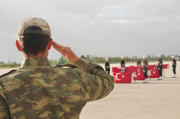 Çukurca şehitlerine Van'da tören düzenlendi