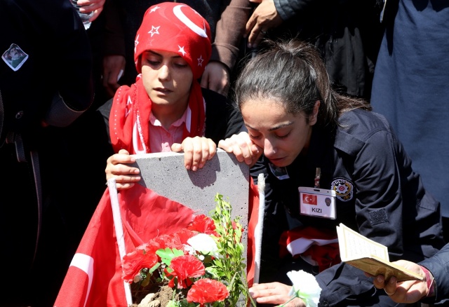 Şehit Ferhat Arslan'ın cenazesinde yürek yakan kareler