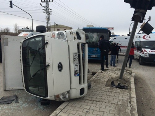 Van'da feci trafik kazası; 5 yaralı