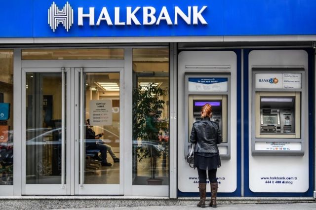 Halkbank, Emeklilere Özel Faiz İndirimi ve 5.000 TL Ekstra Ödeme Fırsatıyla İhtiyaç Kredisi Kampanyası!