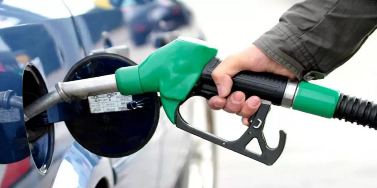 Döviz Kurundaki Artış Petrol Fiyatlarını Etkiliyor