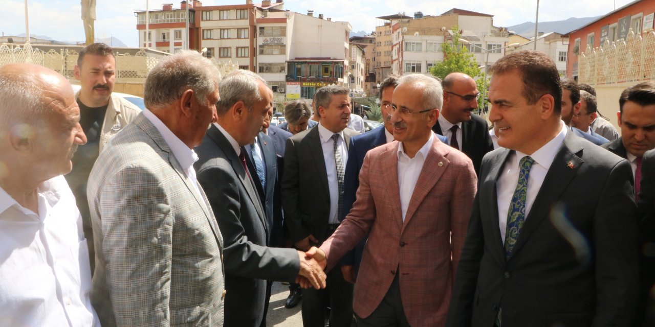 Bakan Uraloğlu: Deprem Bölgesinde Sıkıntıları Gidermede Önemli Bir Aşamaya Geldik (3)