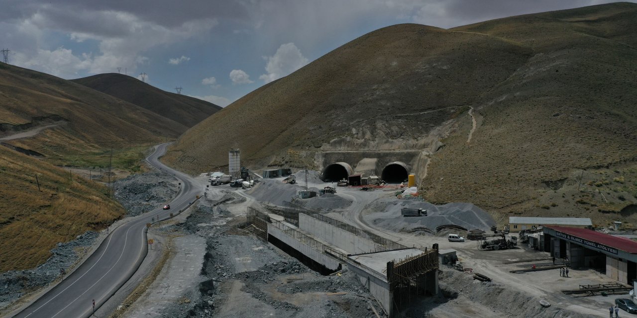 Bakan Uraloğlu: Deprem Bölgesinde Sıkıntıları Gidermede Önemli Bir Aşamaya Geldik (4)