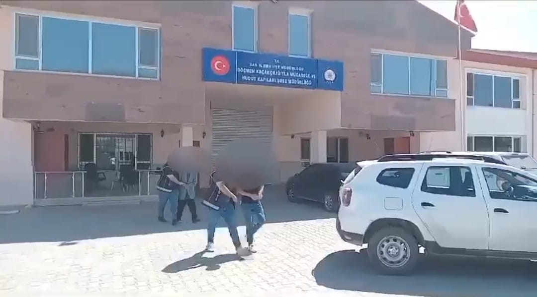 Van'da Göçmen Kaçakçılığına 2 Tutuklama