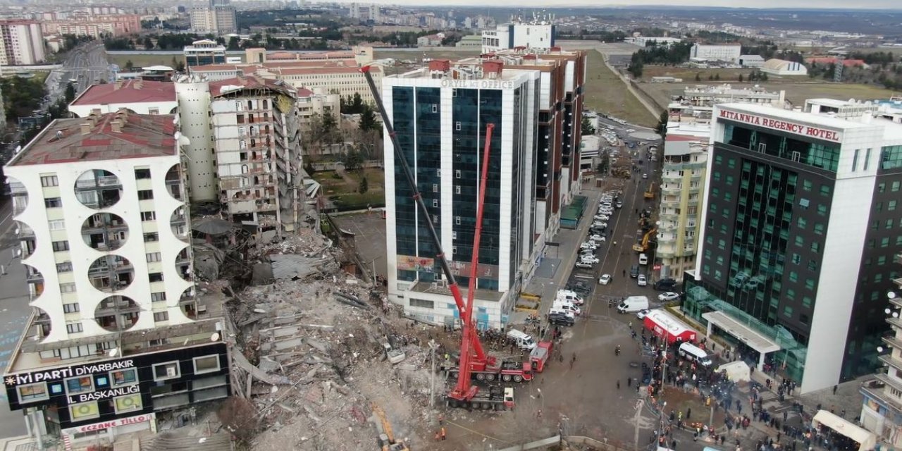 Depremde Yıkılan 89 Kişinin Öldüğü Galeria Sitesi Sakinlerine 6 Ay Sonra Elektrik Faturası