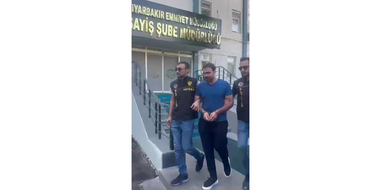 Düğünden Çıkıp, Uzun Namlulu Silah Ve Tabancayla Havaya Ateş Ettiler (2)