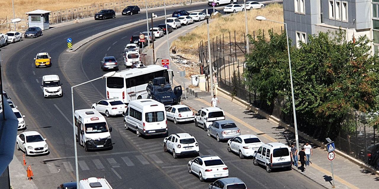 Bakan Yerlikaya: Bombalı Eylem Hazırlığındaki 5 Terörist Yakalandı (2)