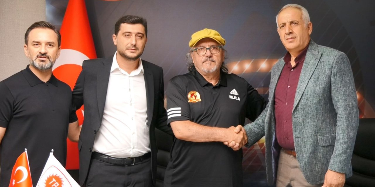 Teknik Direktör Mustafa Reşit Akçay, Sağlık Sorunları Nedeniyle Batman Petrolspor’dan Ayrıldı