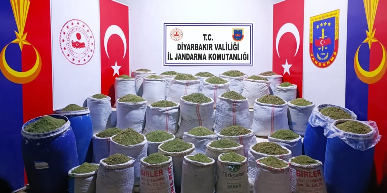 Diyarbakır’da 1 Ton 319 Kilo Esrar Ve 2 Bin 500 Kök Kenevir Ele Geçirildi