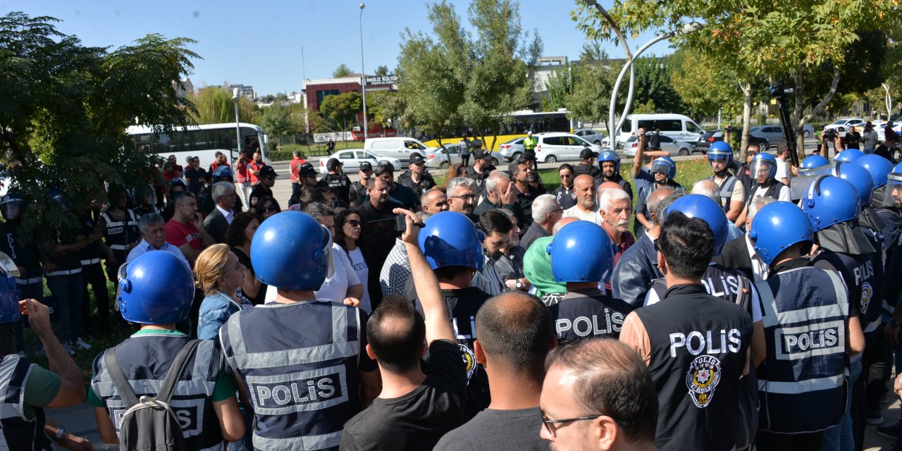 Diyarbakır’da Yasağa Rağmen Açıklama Yapmak İsteyen Gruba İzin Verilmedi