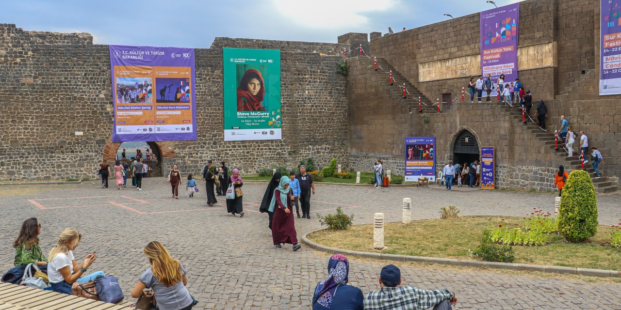 Diyarbakır'da Sur Kültür Yolu Festivali'ne Yoğun İlgi