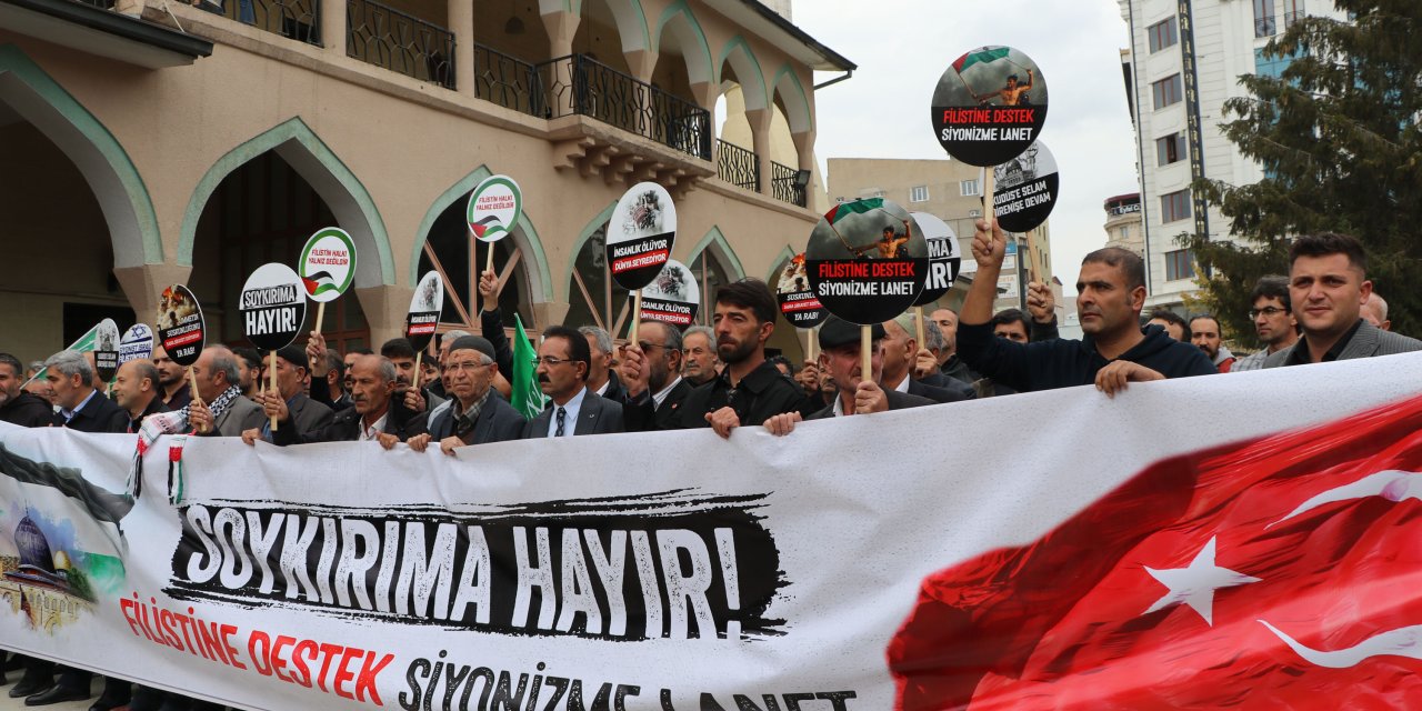 Yaşamını Yitiren Filistinliler İçin Van'da Gıyabi Cenaze Namazı Kılındı, İsrail Protesto Edildi