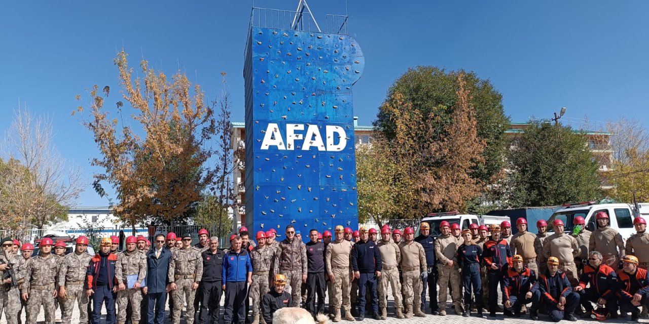 Van'da, Polis Ve Jandarmanın Katılımıyla Deprem Tatbikatı