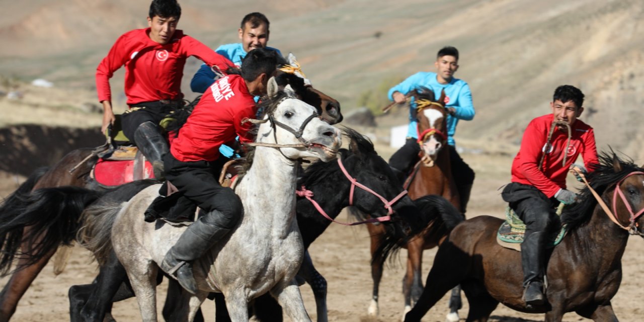 Erciş'te Kökbörü Türkiye Şampiyonası Düzenlendi