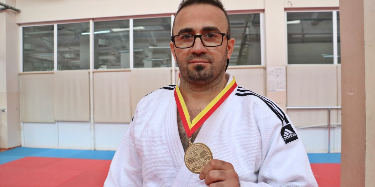 Sokakta Keşfettiği Öğrencisi Gibi Kendi De Judoda Balkan Şampiyonu Oldu