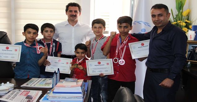Şampiyon Sporculardan Müdür İnanç'a Ziyaret