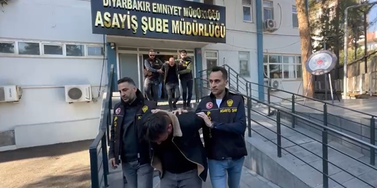 Diyarbakır’da Otomobil Change Şüphelilerine ‘Kasis’ Operasyonu: 7 Gözaltı