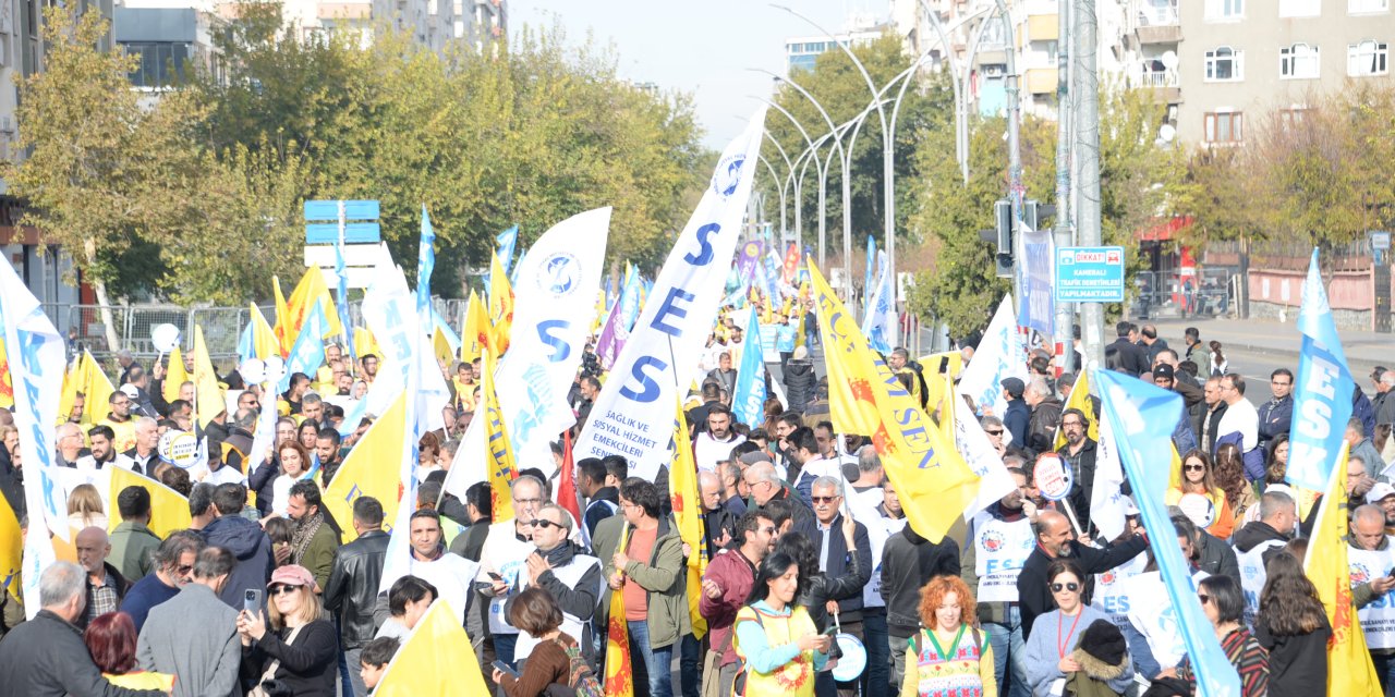 Kesk'ten Diyarbakır'da 'Emekten Yana, Demokratik Halk Bütçesi' Mitingi