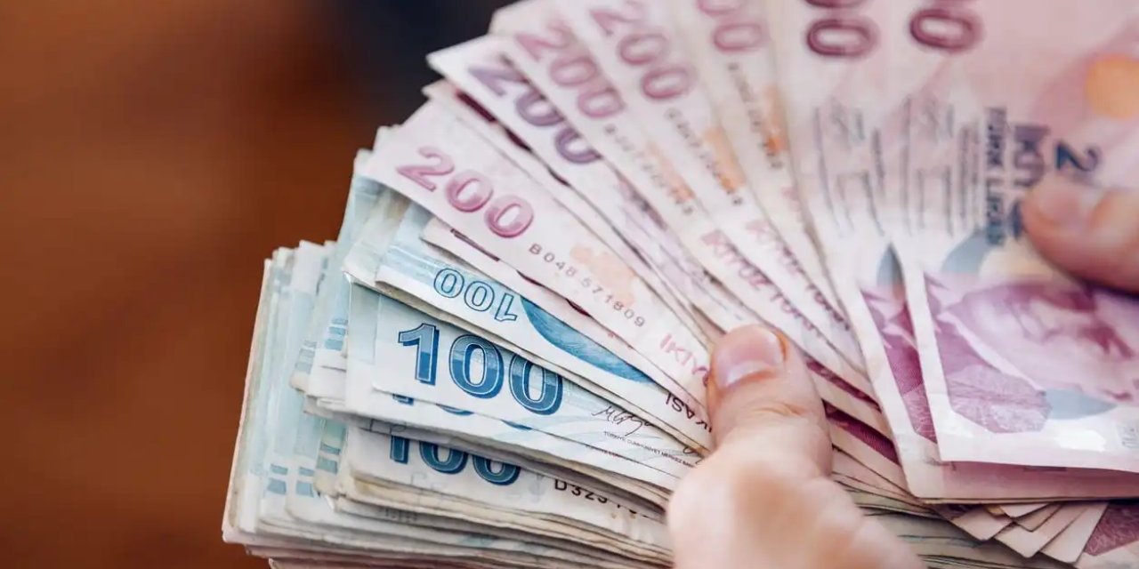 Türkiye'deki 5 Büyük Banka, Yeni Kredi Paketlerini Duyurdu: 50 Bin TL'den 200 Bin TL'ye Özel Kredi Seçenekleri