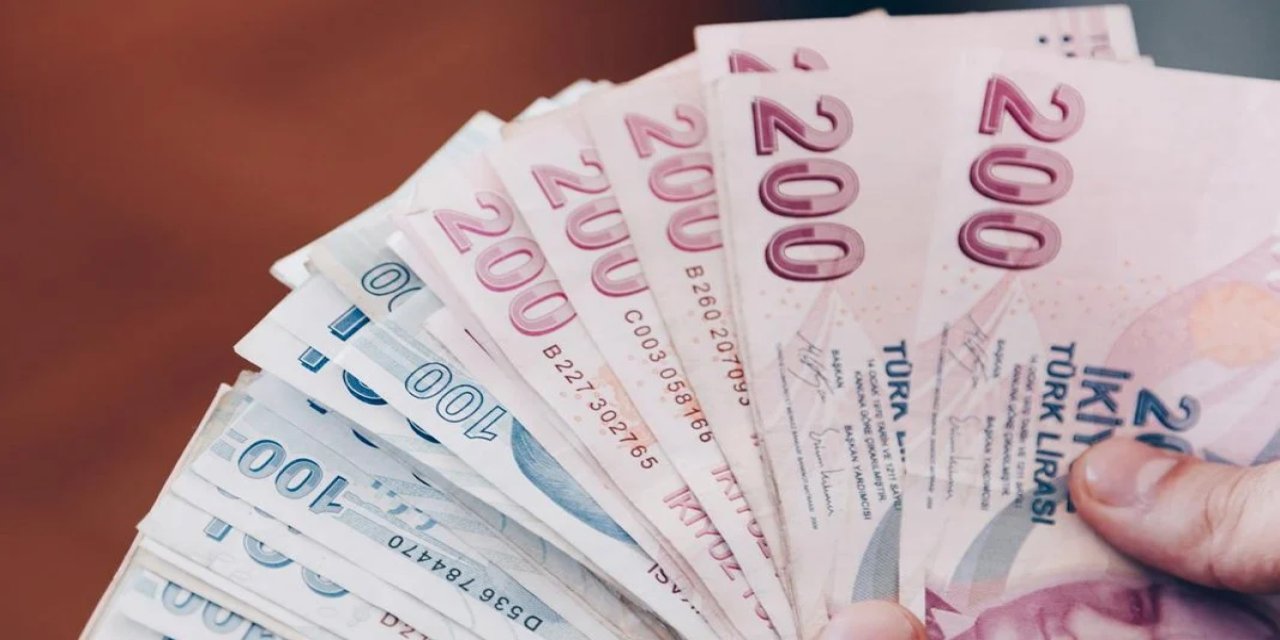 Çalışan Emeklilere 5 Bin Lira İkramiye Ödemesi İçin Tarih Belirlendi