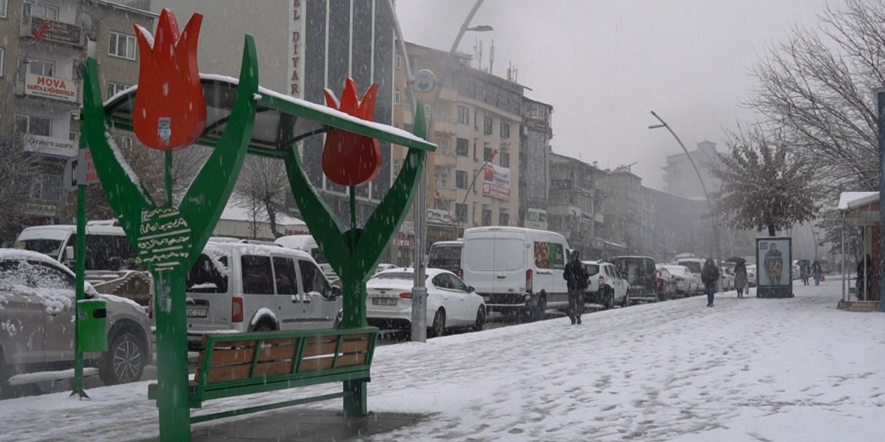 Muş’ta Kar; 10 Yerleşim Yolu Kapandı