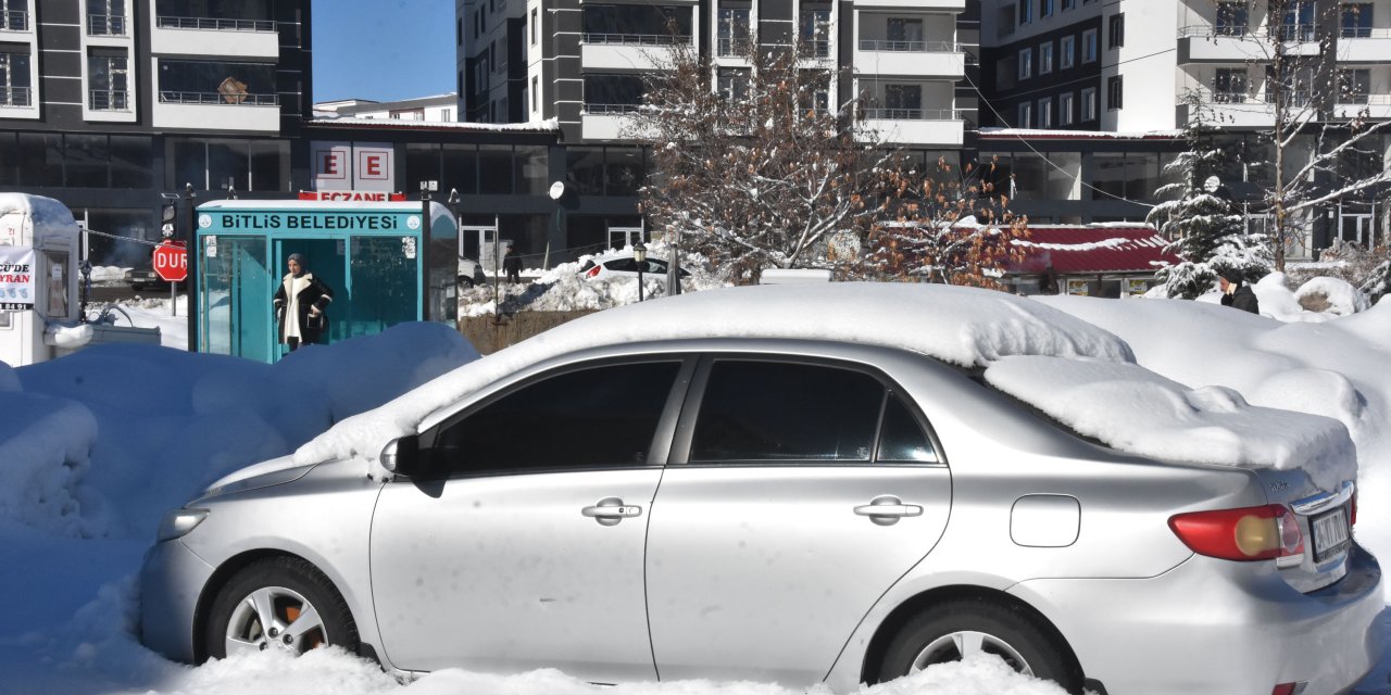 Bitlis'te Kar Nedeniyle 60 Köy Yolu Ulaşıma Kapandı